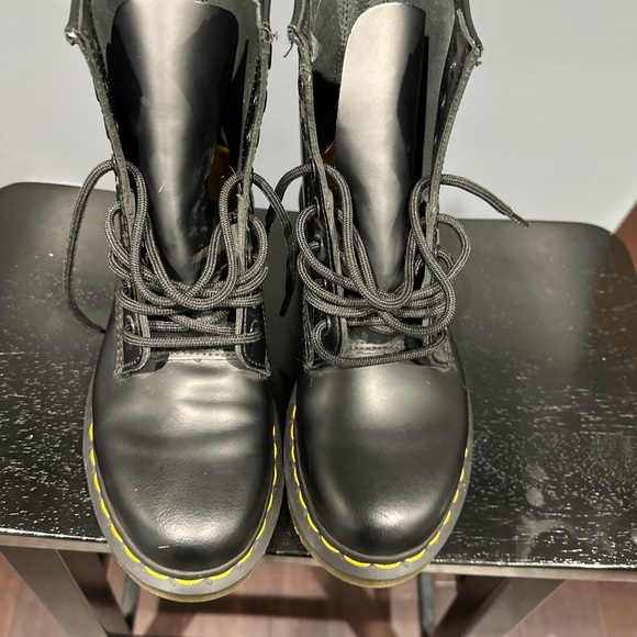 Dr Martens sz 7 like new, worn twice - Picture 8 of 16